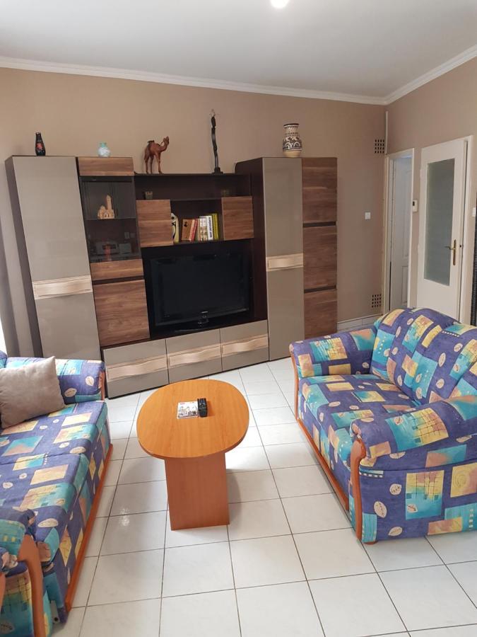 Belvarosi Apartman Apartment เอ็กเกอร์ ภายนอก รูปภาพ